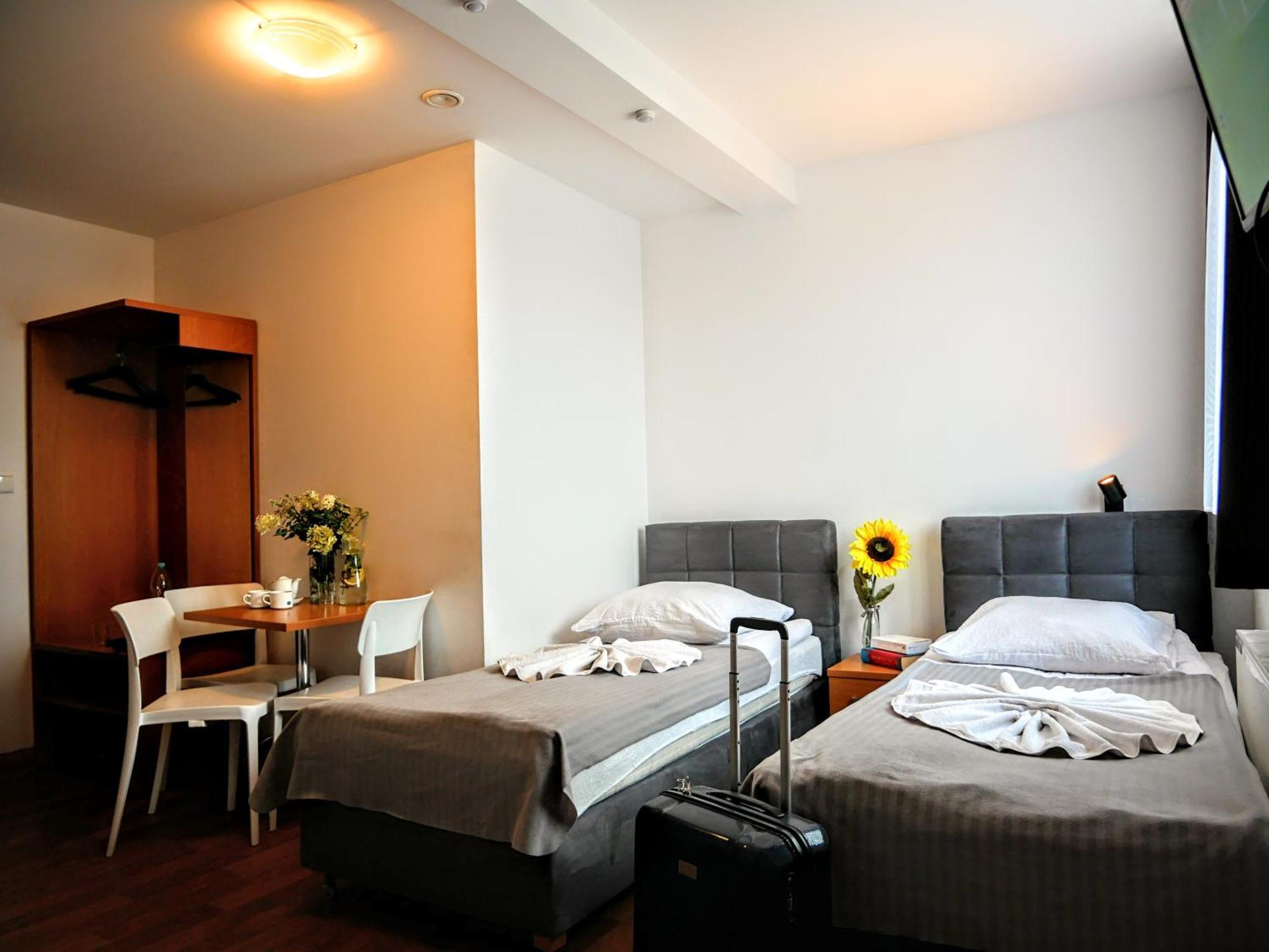 Hostel Evotel เจียลองกา ภายนอก รูปภาพ